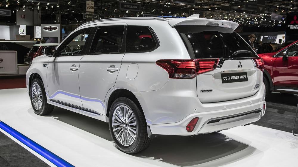 2025 Mitsubishi Outlander PHEV Review Honest Impressions of the Versatile SUV